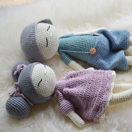 Elliot - Doll
3