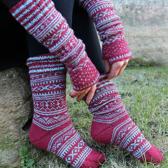 Mitts with Norwegian Pattern
2
