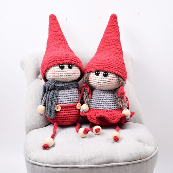 The Elves Pil and Aske
3