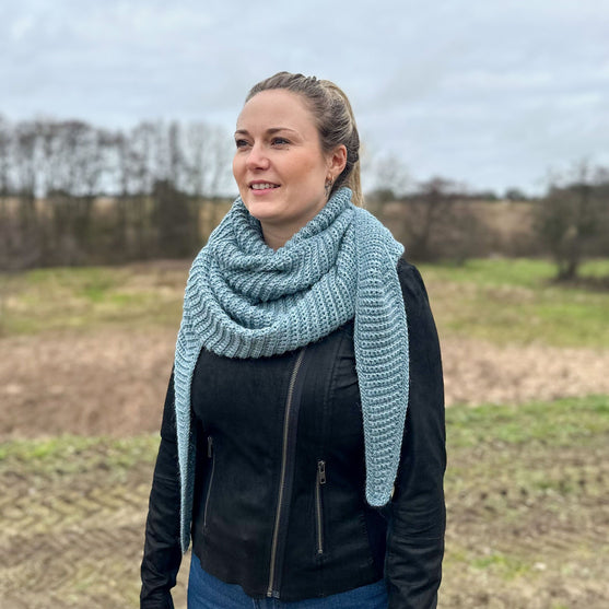 Simple Big Scarf
4