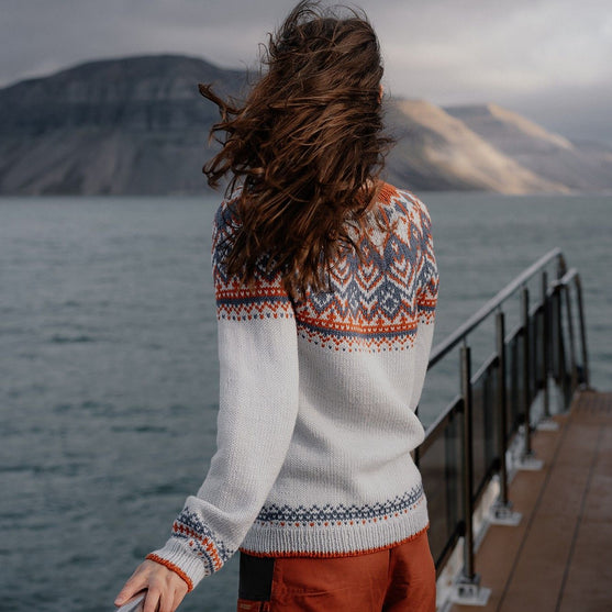 Arctic Holly - Sweater
2