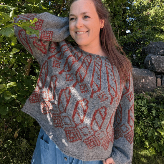 Feathers - Sweater
2