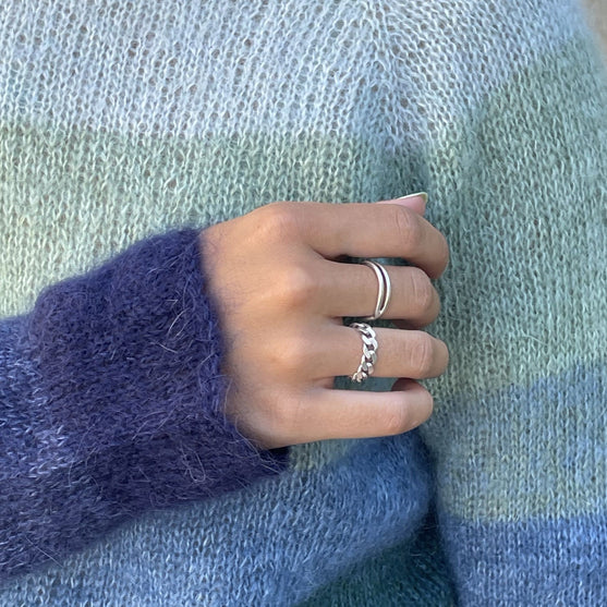 Zelina - Sweater
5