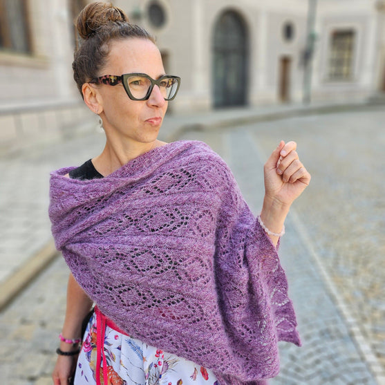 Vronerl - Shawl
4