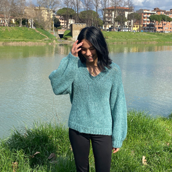 

Charlotte - V-neck sweater
1