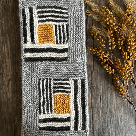 

Off Track - Scarf
4