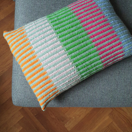 

Lara - Pillow
1