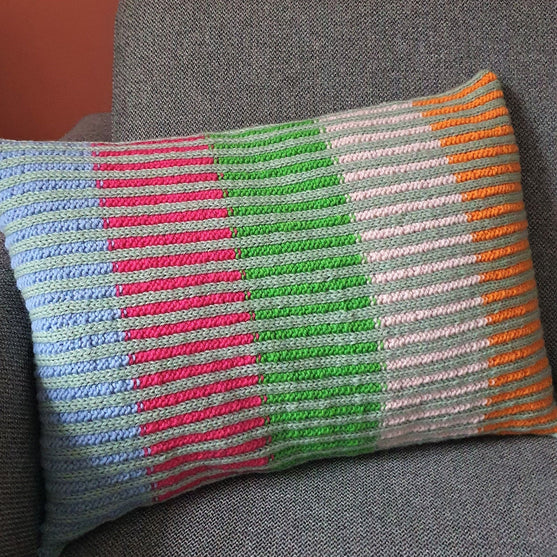 

Lara - Pillow
3
