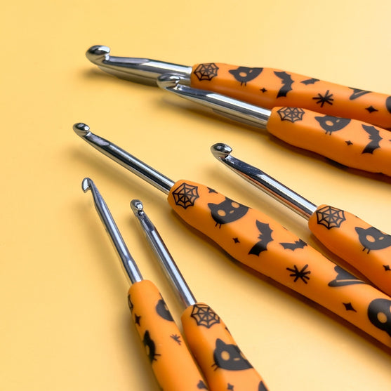 

Easy Touch Crochet Hook Set - Halloween - Hobbii
5