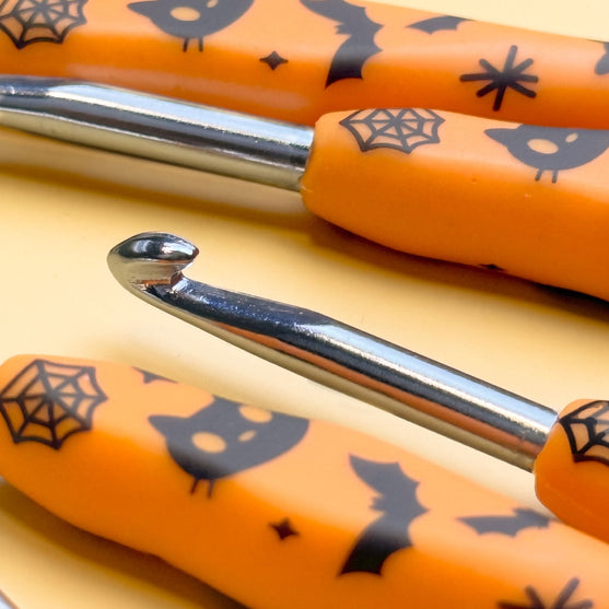 

Easy Touch Crochet Hook Set - Halloween - Hobbii
4