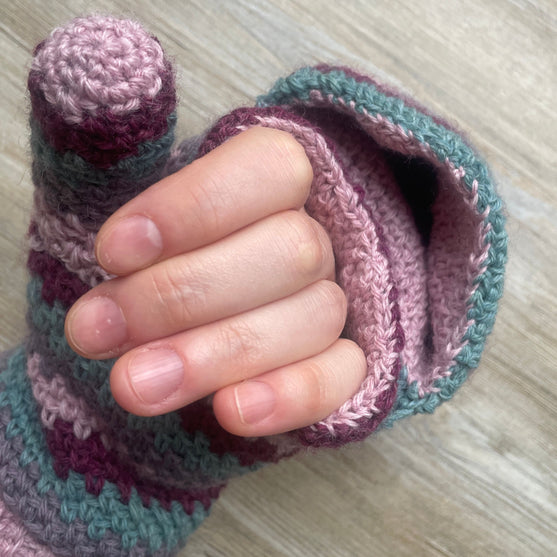 

Andrea - Gloves
7