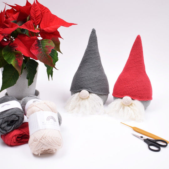Shy gnome with Christmas hat - big