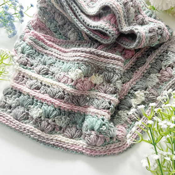 

Amarië - Infinity Cowl
7