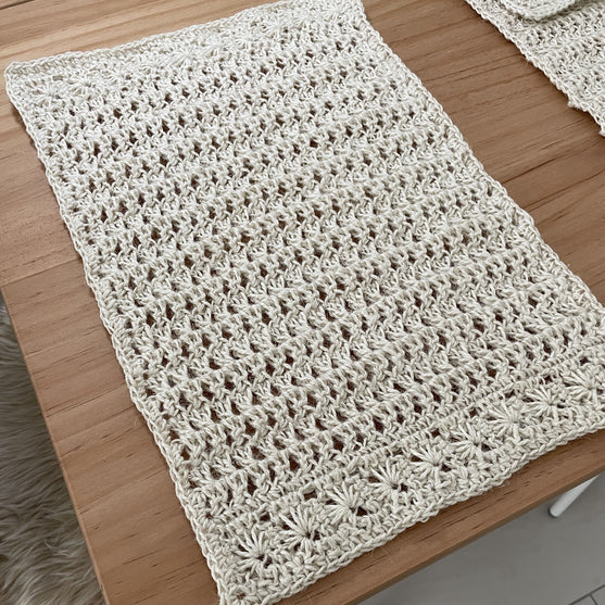 

Boho - Table Set
6