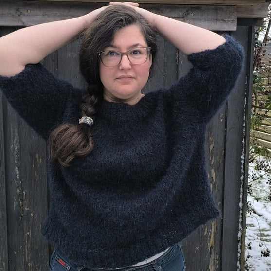 

Suri – Sweater
2