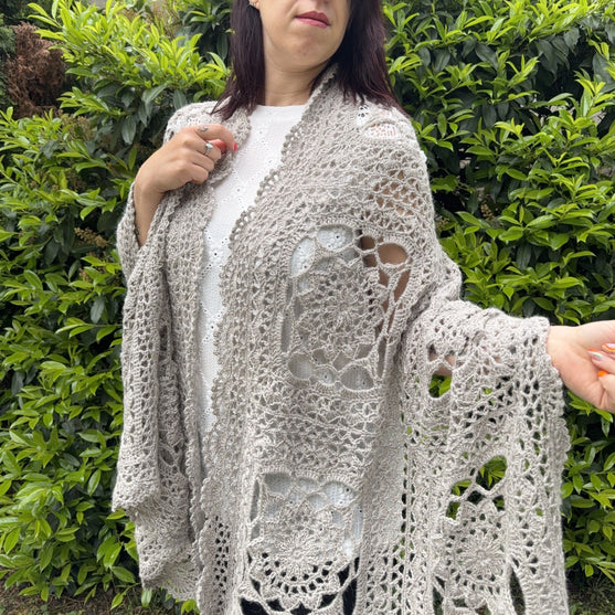 

Raima - Shawl
1