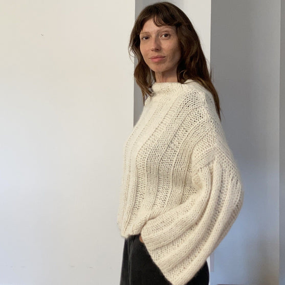 

Mochi - Sweater
1