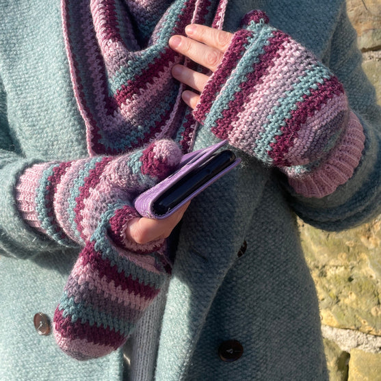 

Andrea - Gloves
1