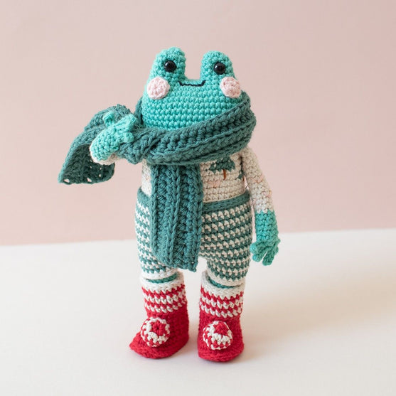 

Oliver Frog - Crochet Kit
1